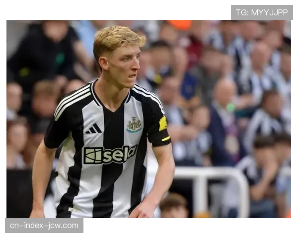 戈登首回合戴帽主导大胜，纽卡攻击群状态正处巅峰