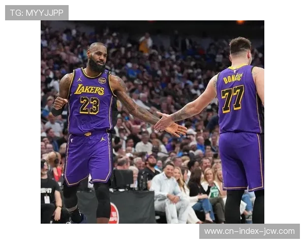 湖人东契奇与詹姆斯同场净效率-7.8 球权分配难题待解 湖人东契奇与詹姆斯同场净效率-7.8 球权分配难题待解